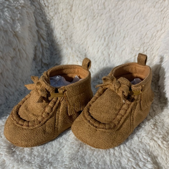 CARTER'S MOCCASIN BOOTIES INFANT SIZE 3-6 MONTHS - Picture 3 of 9